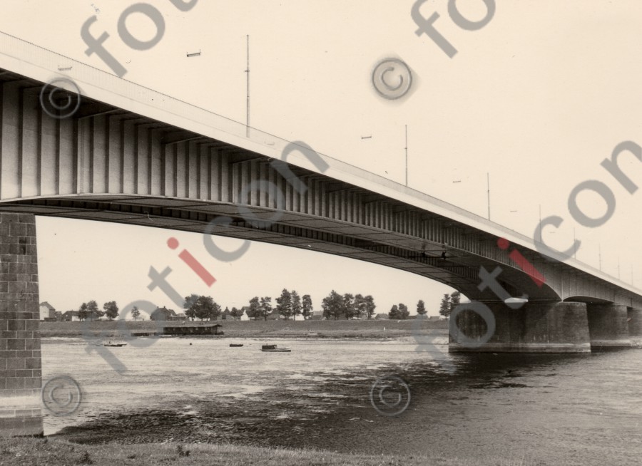 Südbrücke - Foto foticon-duesseldorf-0077.jpg | foticon.de - Bilddatenbank für Motive aus Geschichte und Kultur